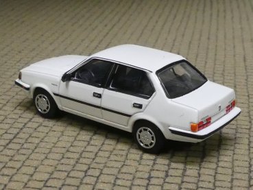 Preview: 1/87 PCX Volvo 360 weiss 1985, 870821